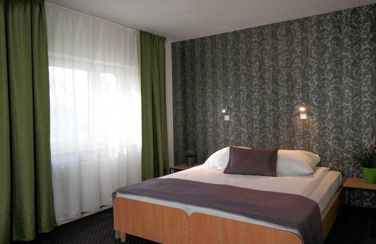 Hotel George Nadarzyn Exterior photo